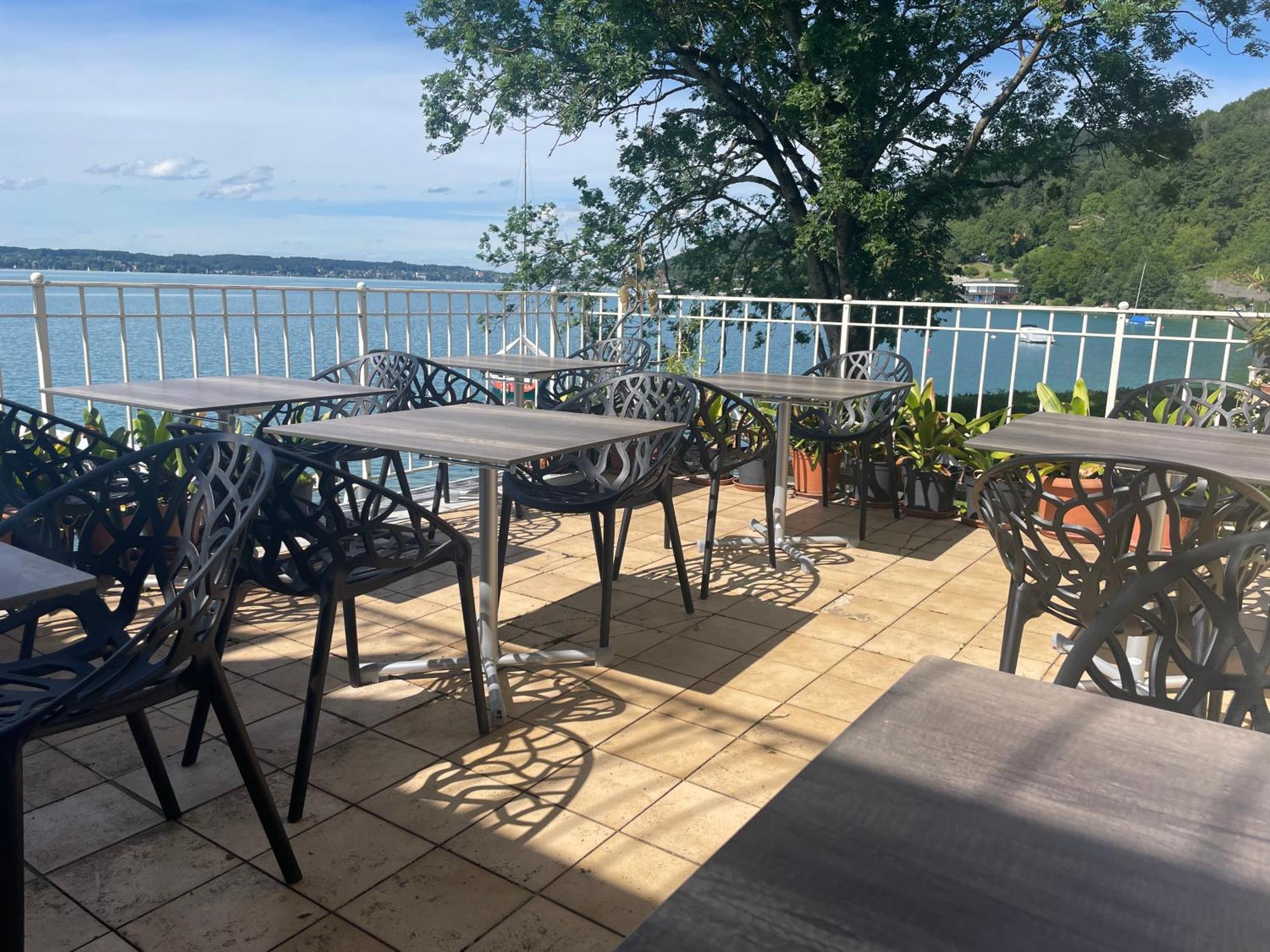 Gasthof Mit Seeterasse & Appartements Zur Landeroith Weyregg Esterno foto