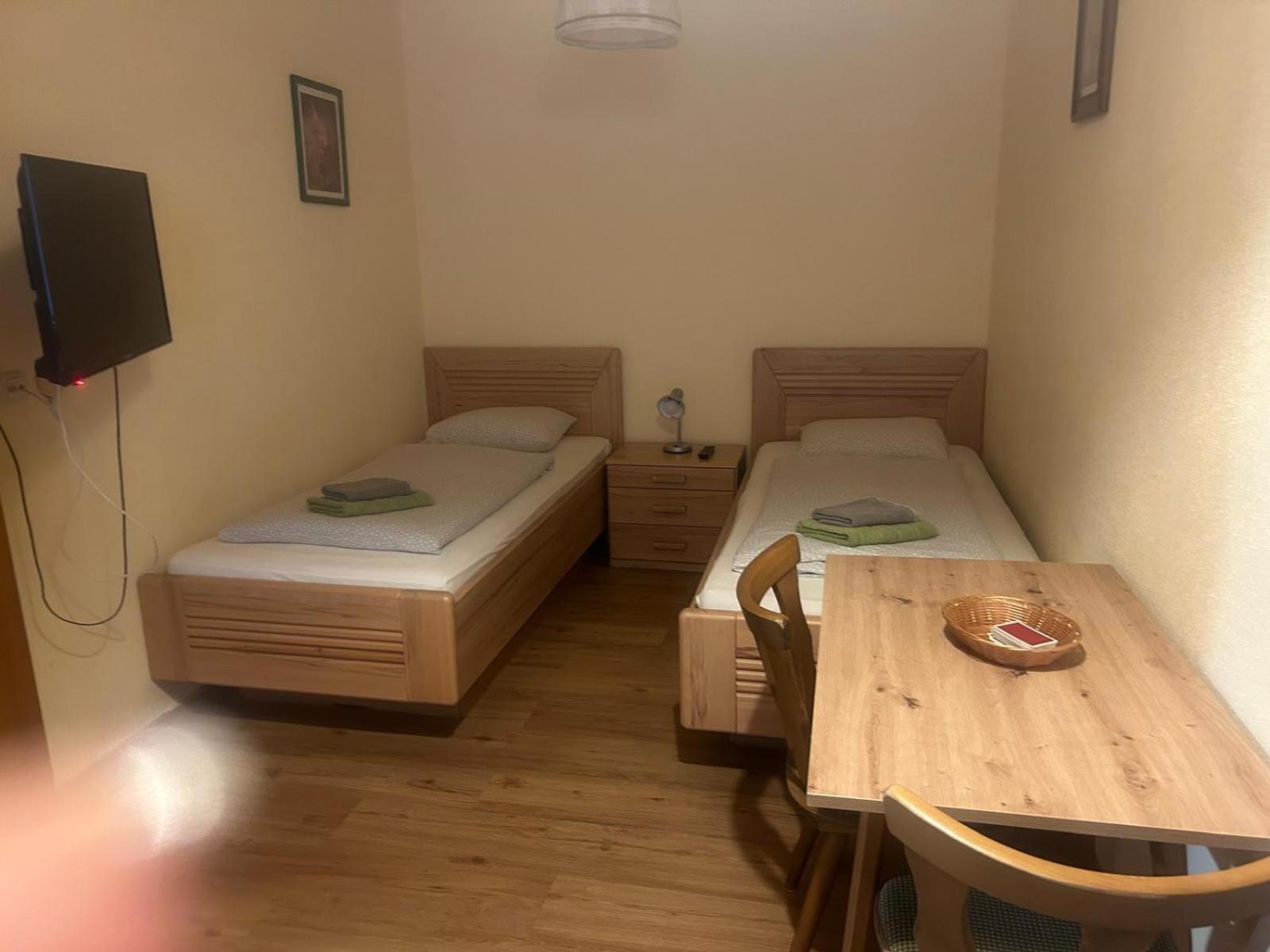 Gasthof Mit Seeterasse & Appartements Zur Landeroith Weyregg Esterno foto