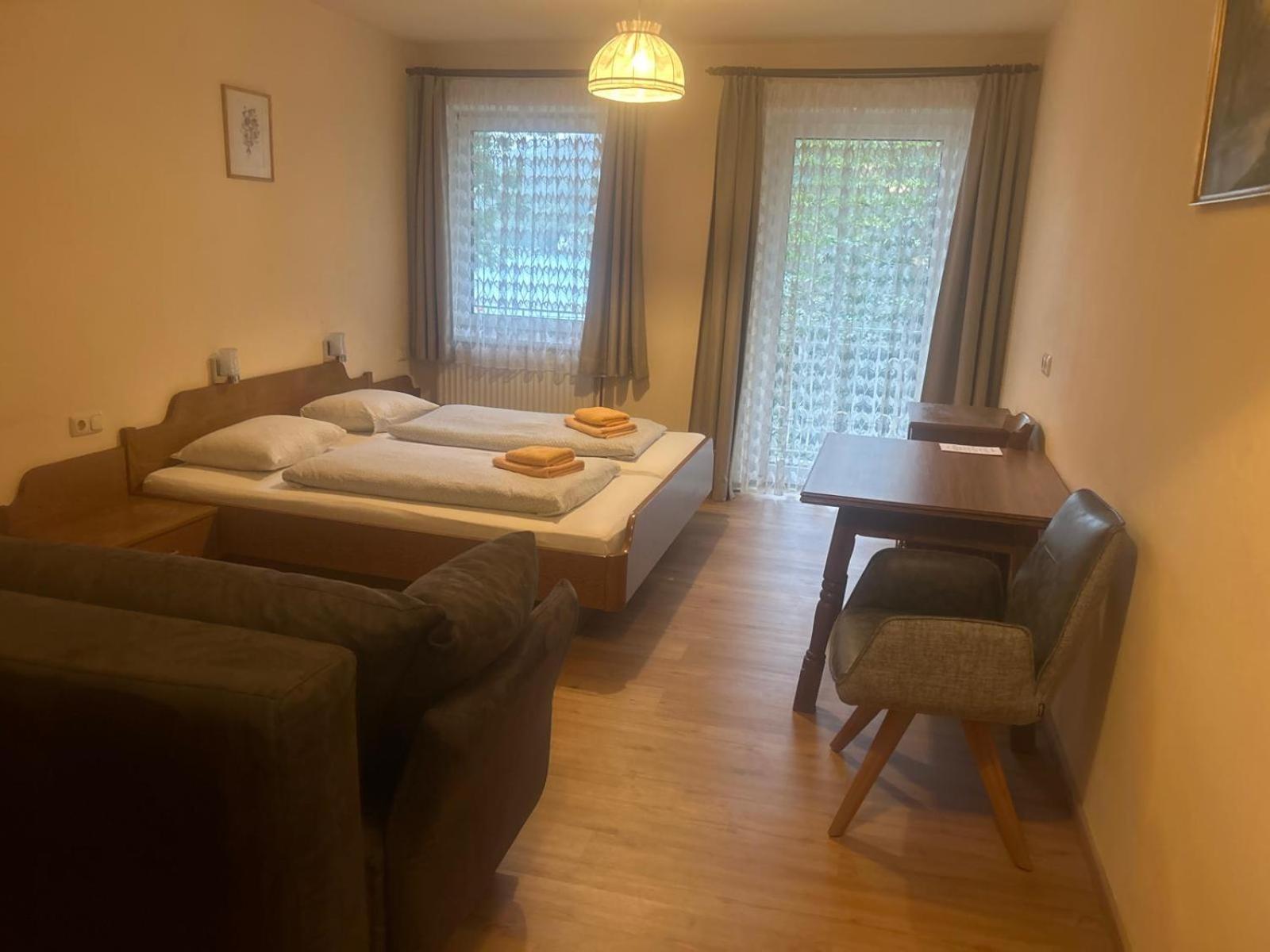 Gasthof Mit Seeterasse & Appartements Zur Landeroith Weyregg Esterno foto