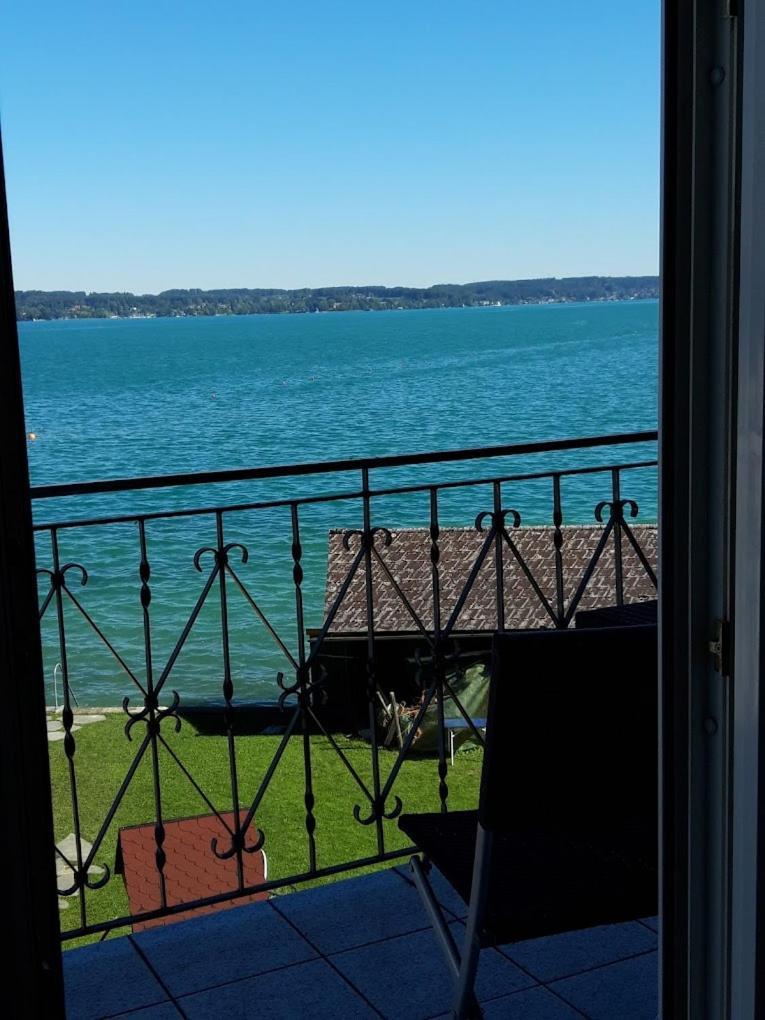 Gasthof Mit Seeterasse & Appartements Zur Landeroith Weyregg Esterno foto
