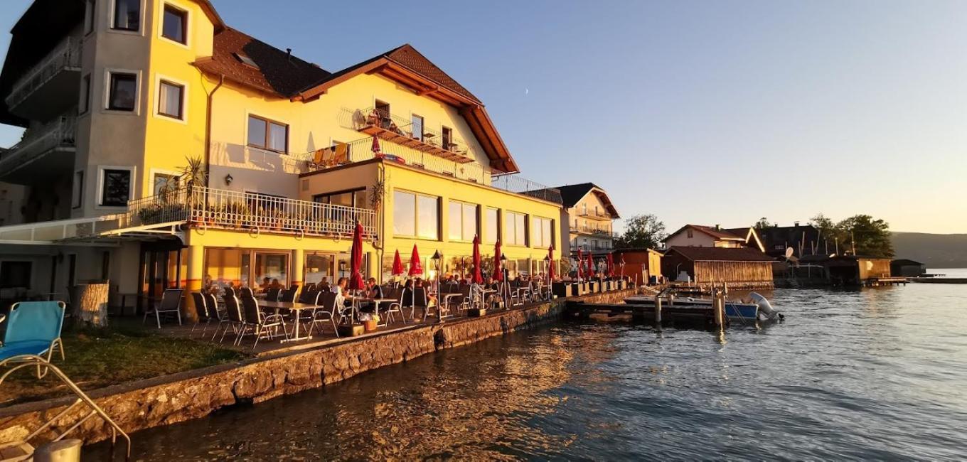 Gasthof Mit Seeterasse & Appartements Zur Landeroith Weyregg Esterno foto