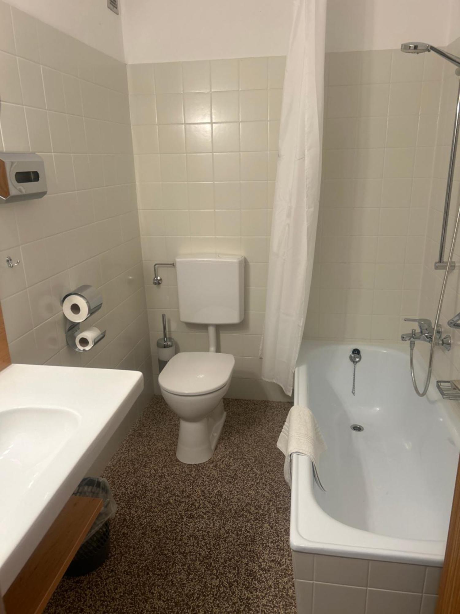 Gasthof Mit Seeterasse & Appartements Zur Landeroith Weyregg Esterno foto