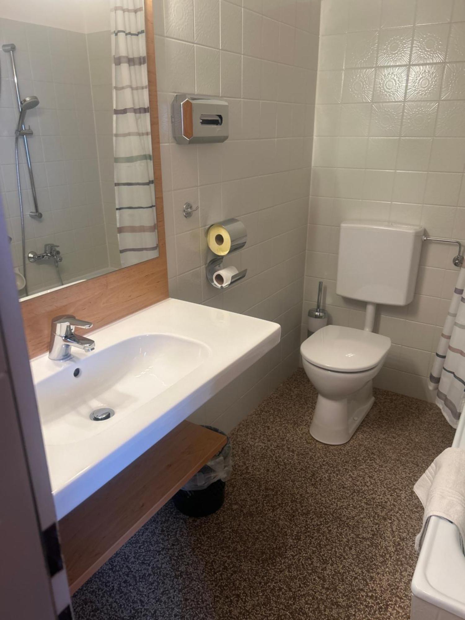 Gasthof Mit Seeterasse & Appartements Zur Landeroith Weyregg Esterno foto